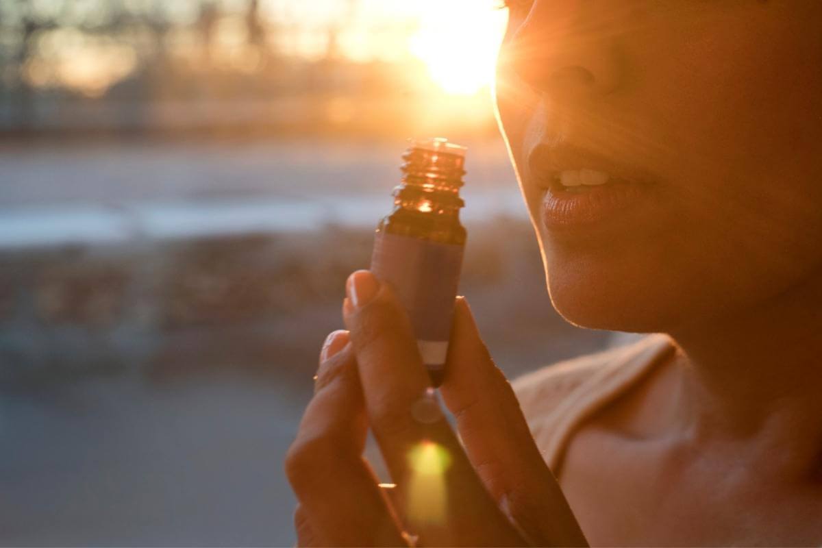Essential Oils to Keep Birds From Building Nests