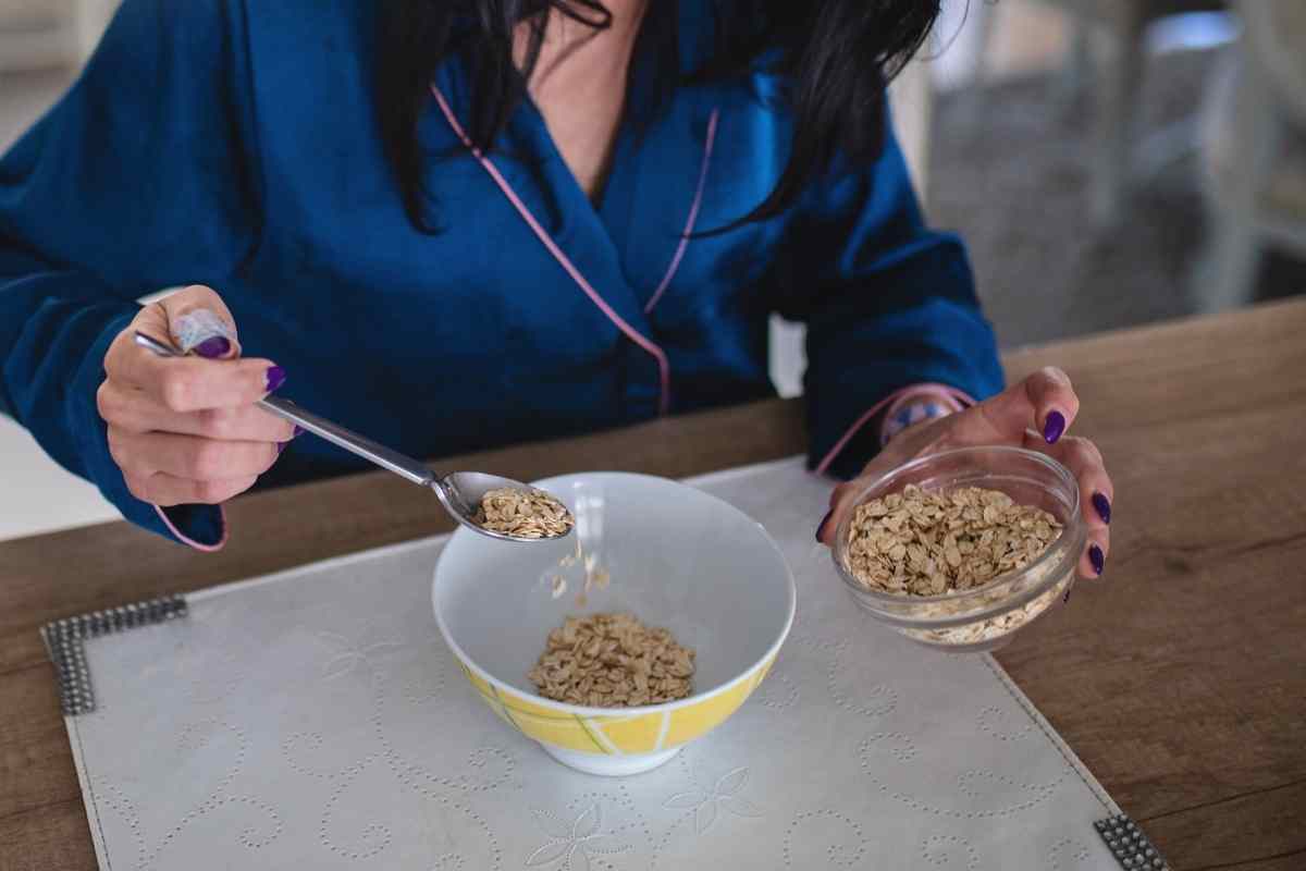 How to Make Bird Food With Oatmeal