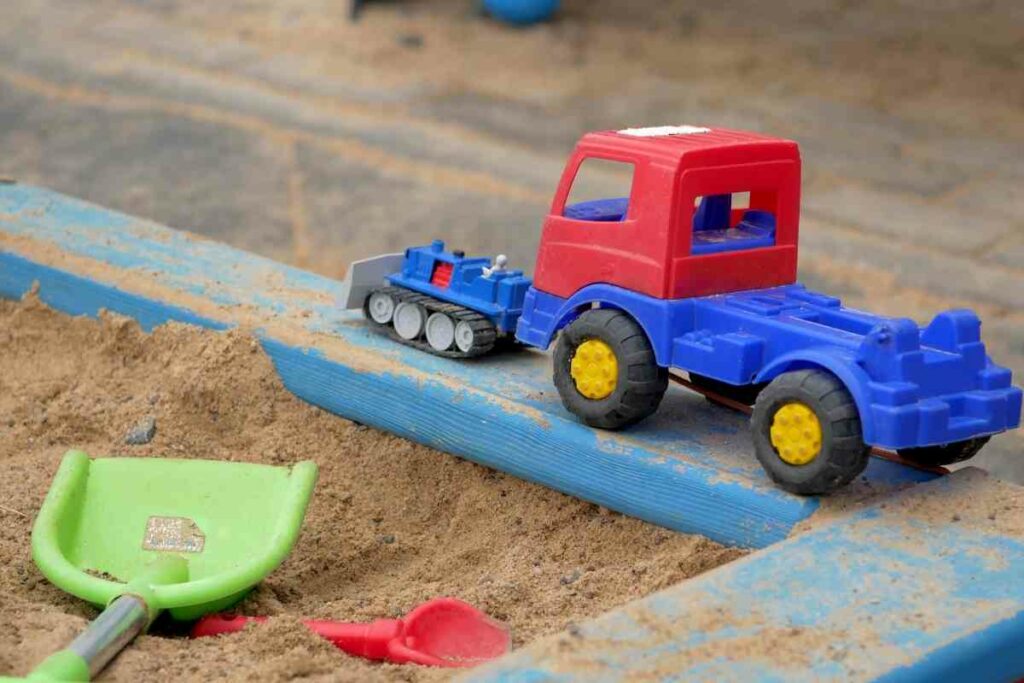 Sandbox cleaning frequency tips