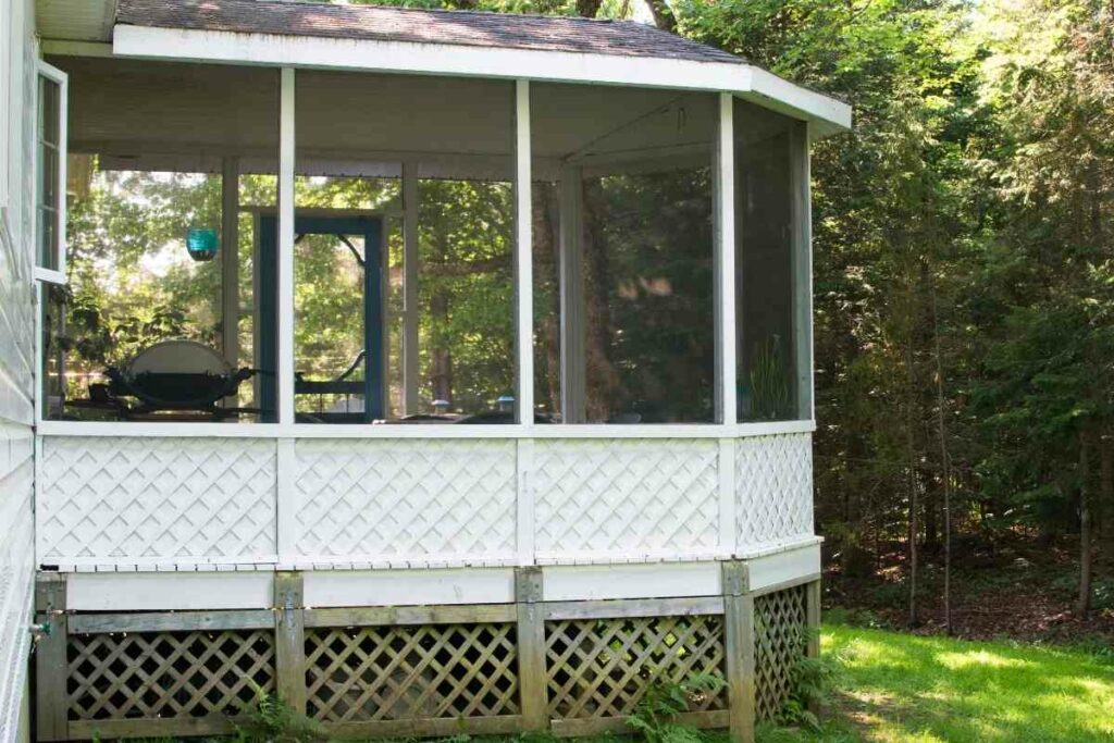 Patio enclosure screens type